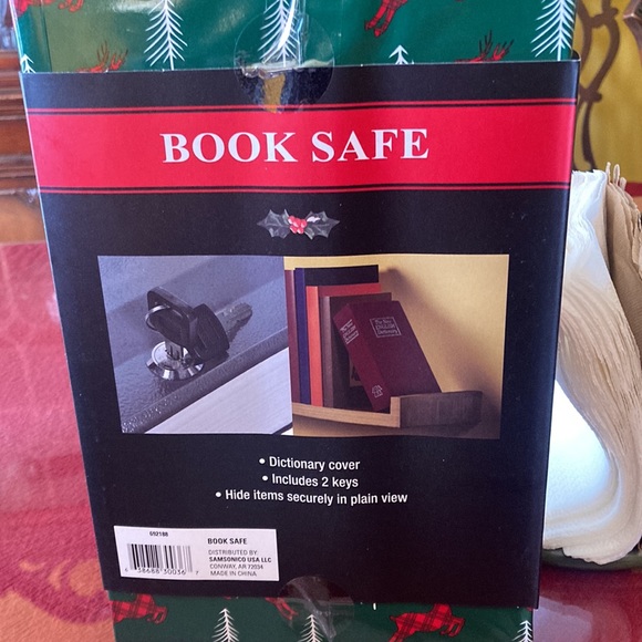 NWT book safe . Includes 2 keys - Picture 2 of 3